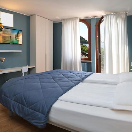 Albergo All'Ancora Garda  Kültér fotó