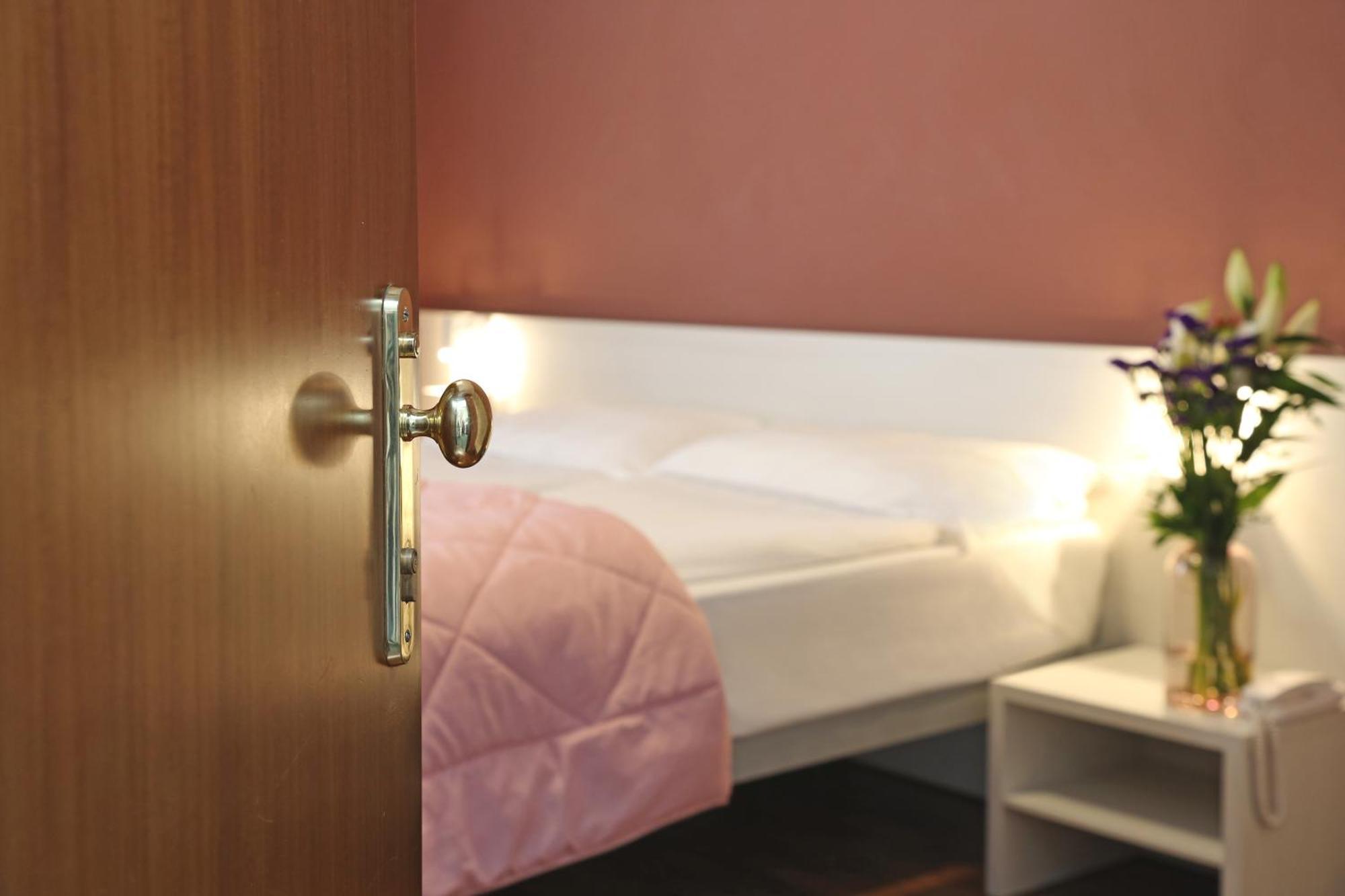 Albergo All'Ancora Garda  Kültér fotó