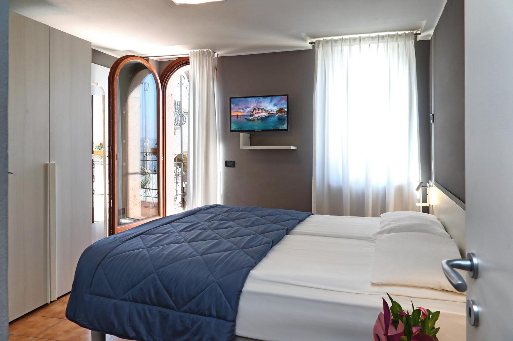 Albergo All'Ancora Garda  Kültér fotó