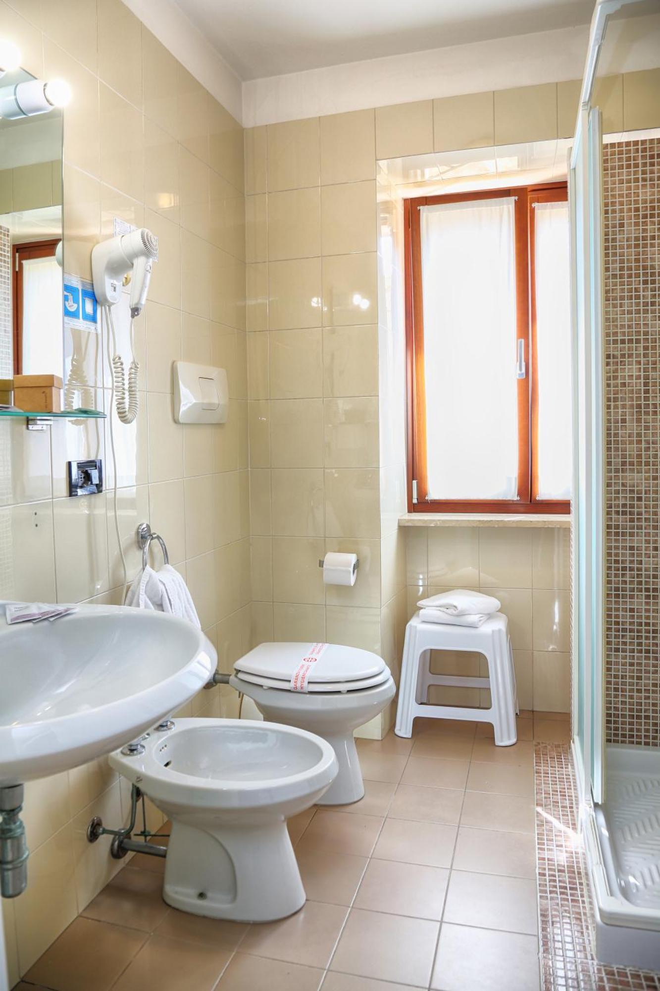 Albergo All'Ancora Garda  Kültér fotó