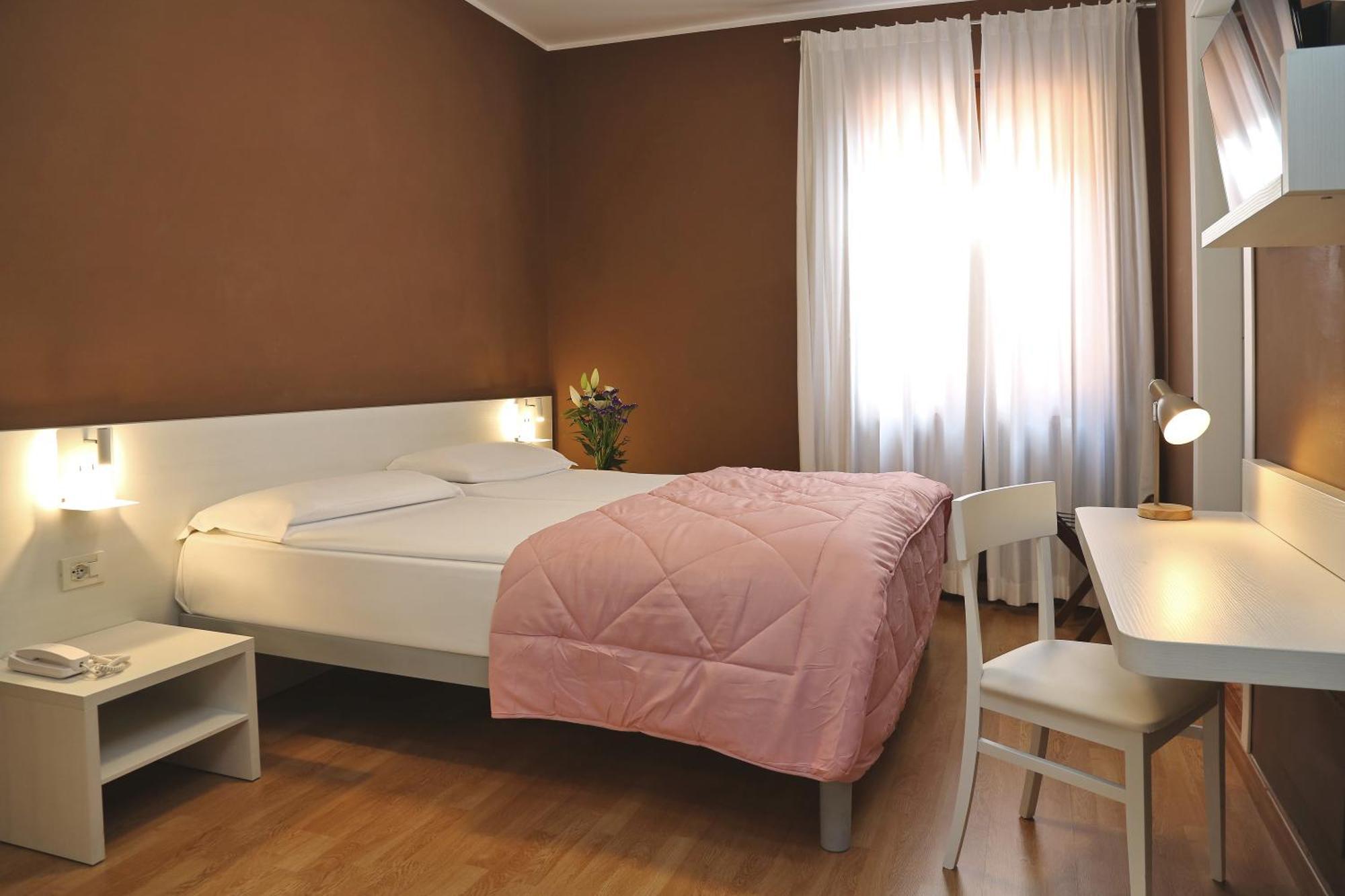 Albergo All'Ancora Garda  Kültér fotó