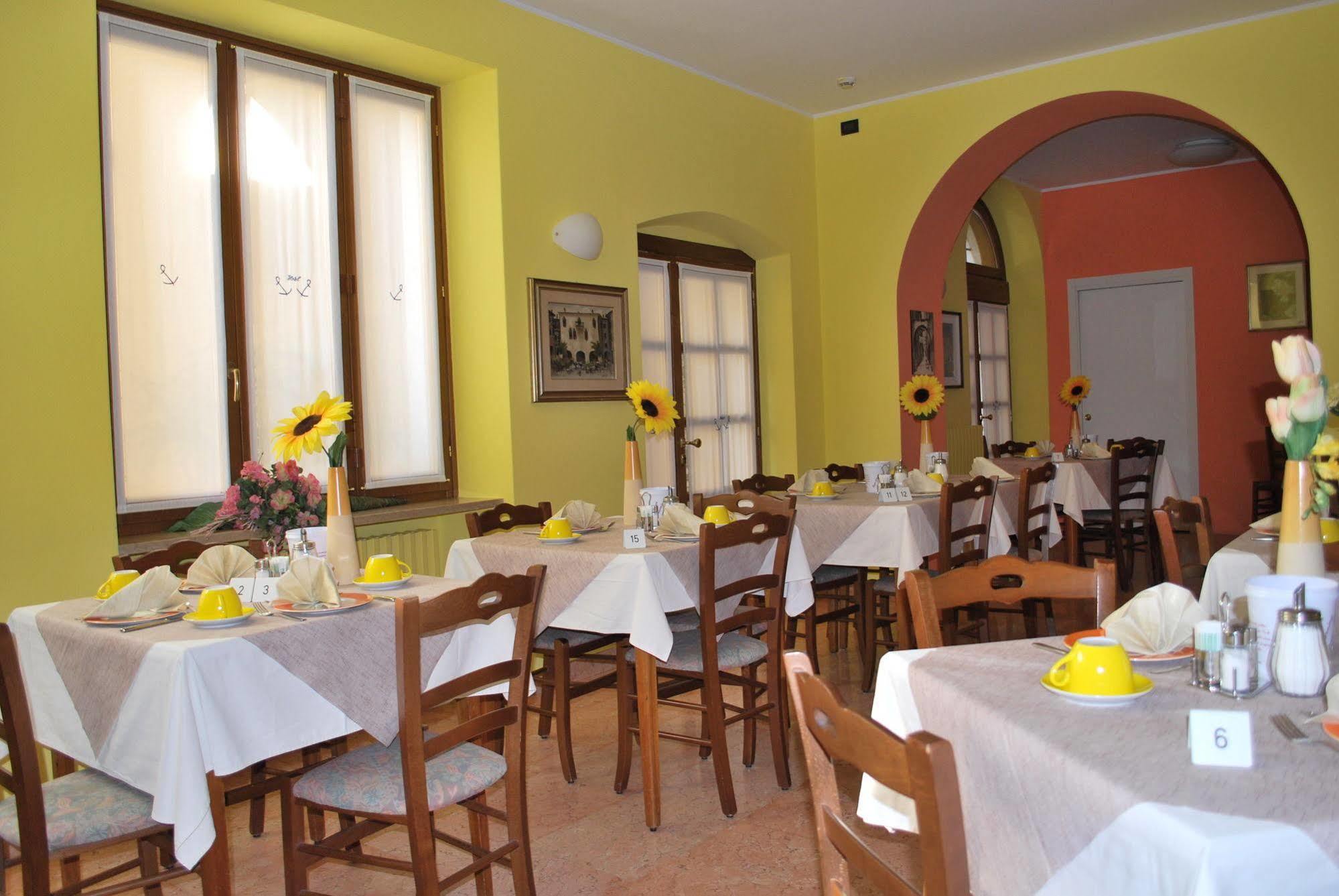 Albergo All'Ancora Garda  Kültér fotó
