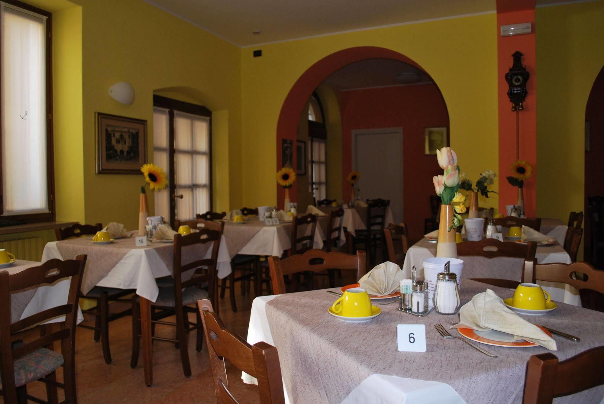 Albergo All'Ancora Garda  Kültér fotó